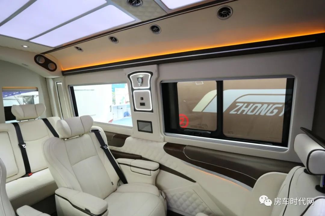 江铃福客特 奔驰斯宾特豪华商务车 支持内饰定制