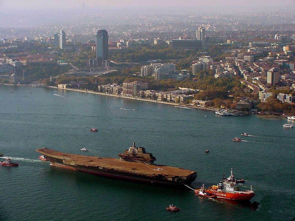 土耳其曾扣押中国航母敲诈十亿，希腊出面保护，还牺牲了一名水手