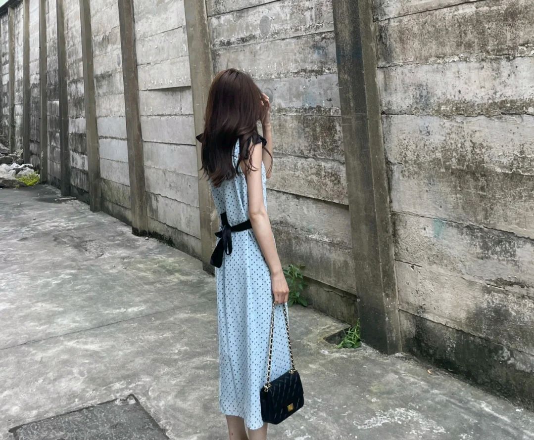 女生的服裝穿搭要講究，簡約溫柔的穿搭風(fēng)格，可以呈現(xiàn)優(yōu)雅的氣質(zhì)