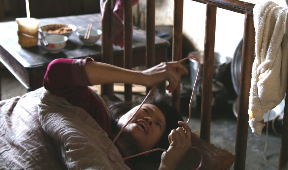 “当初不是说好离婚给我20万吗”“我后悔了，给