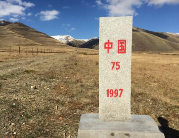 武警抓捕重犯时，如果犯人刚越过国界线，能从