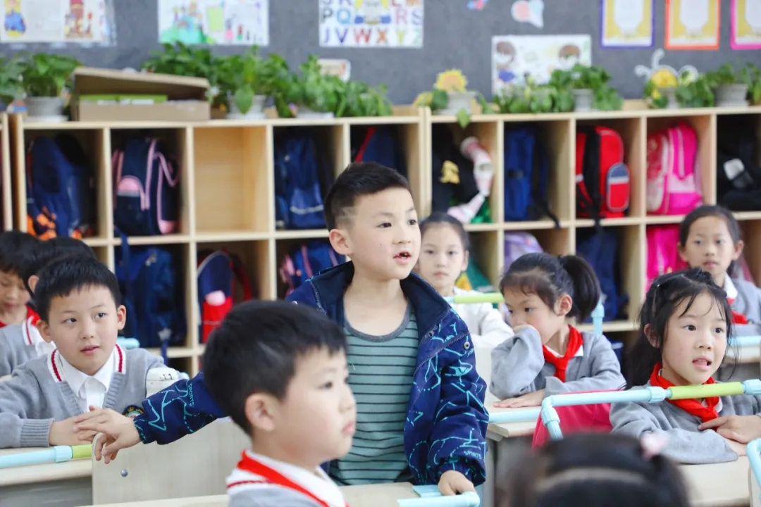 「家长课堂」——华中附小家长进课堂之爱护眼睛远离近视活动