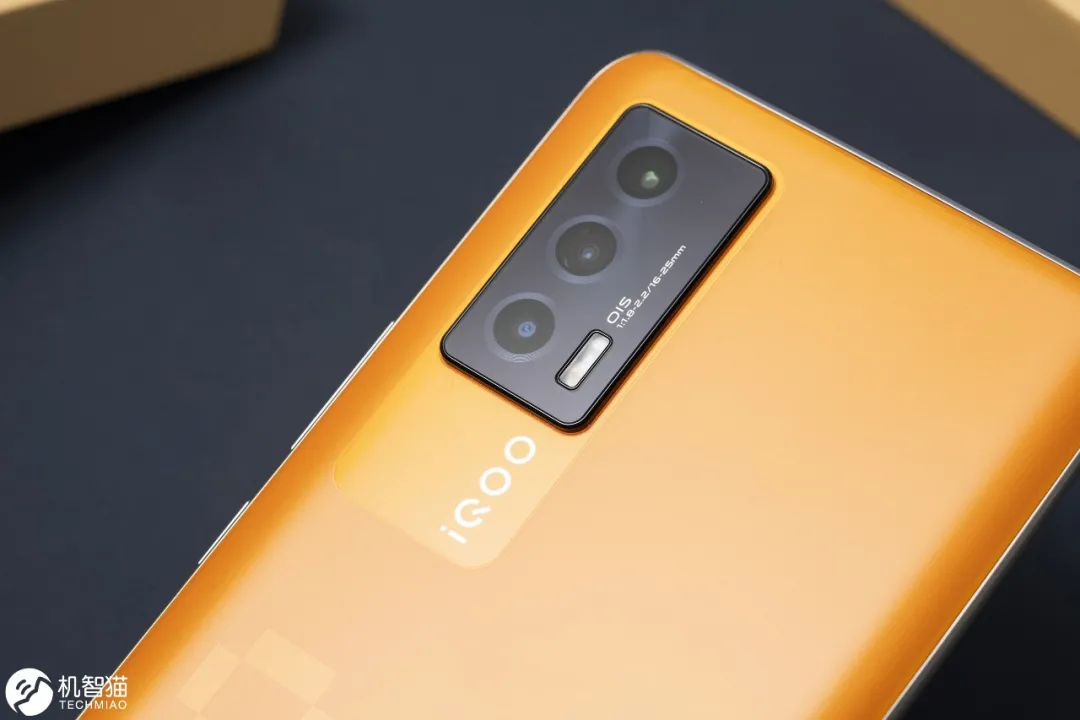 iQOO Neo5像素橙图赏：“橙意”满满的配色