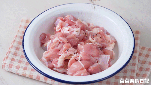 I love to eat this way when it's cold!  It’s so hot that the bowls don’t need to be washed