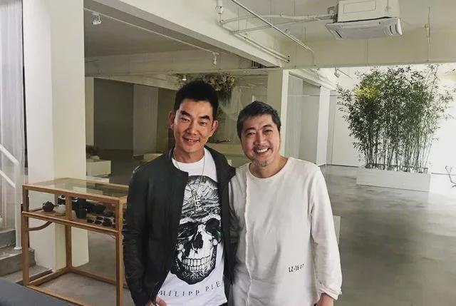 赌钱输光后，回家路上他越想越气，写下一首歌