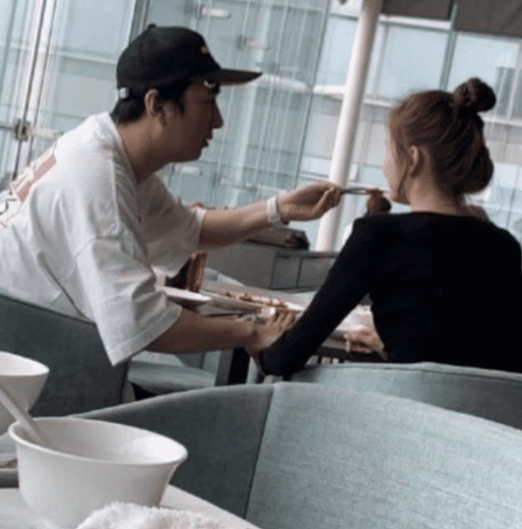 铁打的王思聪流水的网红，喂完女友吃饭就去买房，这次玩真的？