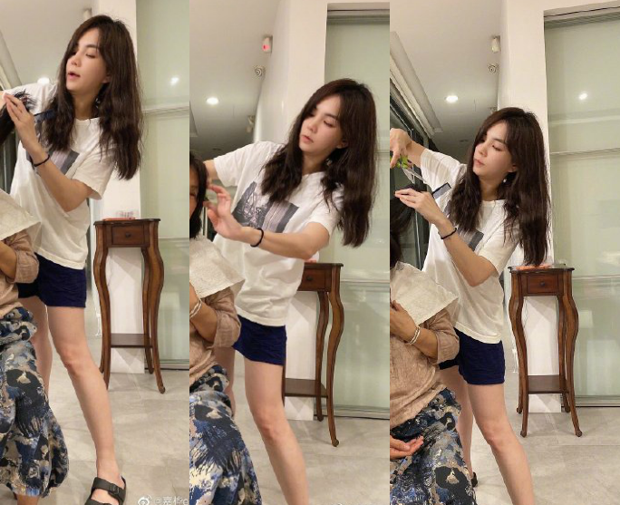 Ella搞怪給媽媽剪頭髮，表情認真專業，這身材美貌真吸睛了