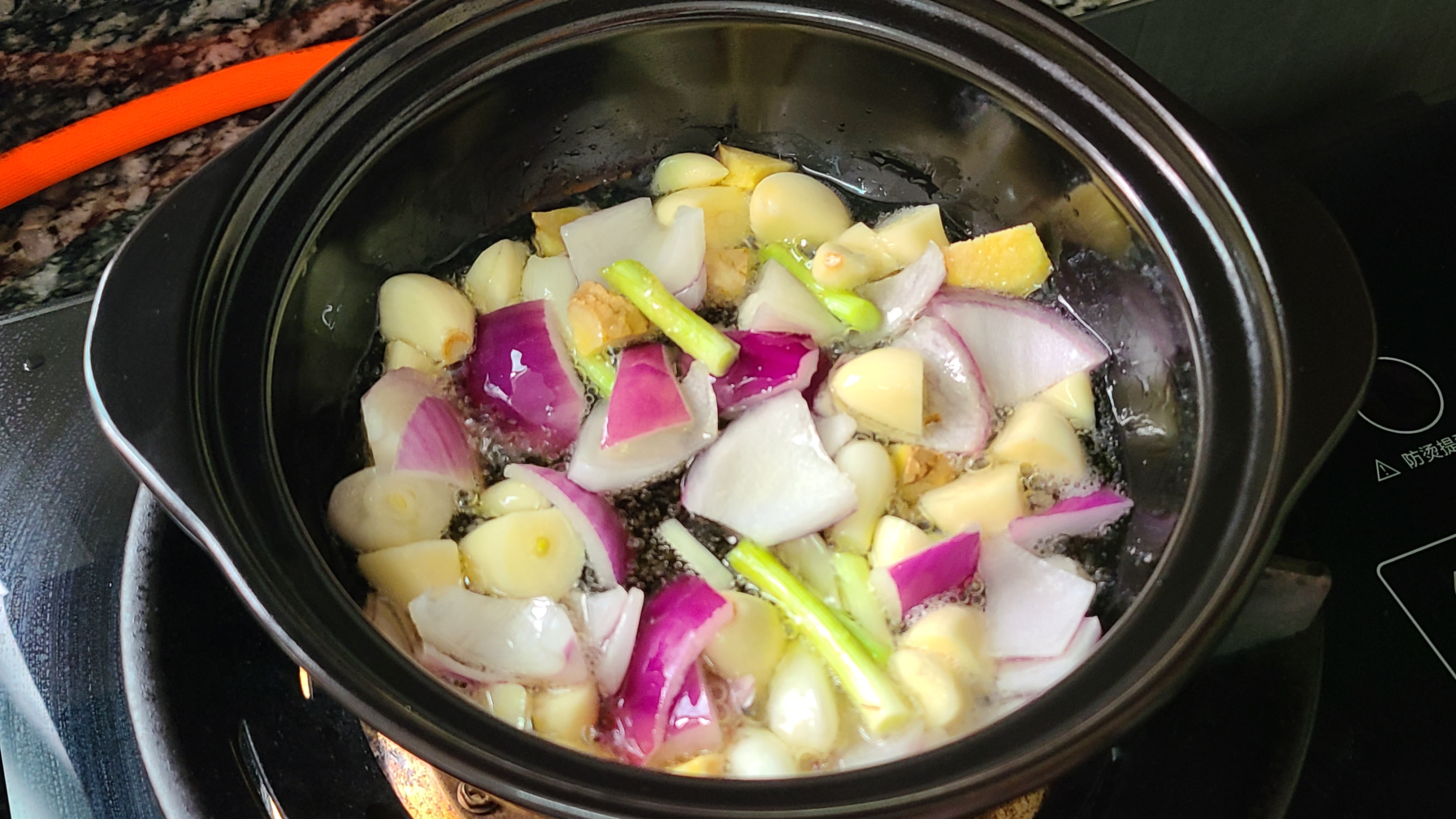 廣東人這樣做排骨太香了，營養好吃味道濃，家常做法又簡單