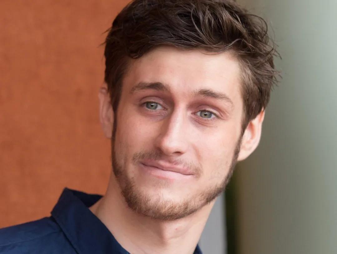 不心动挑战｜看了眼《追光吧哥哥（法国版）》，这谁能顶得住？