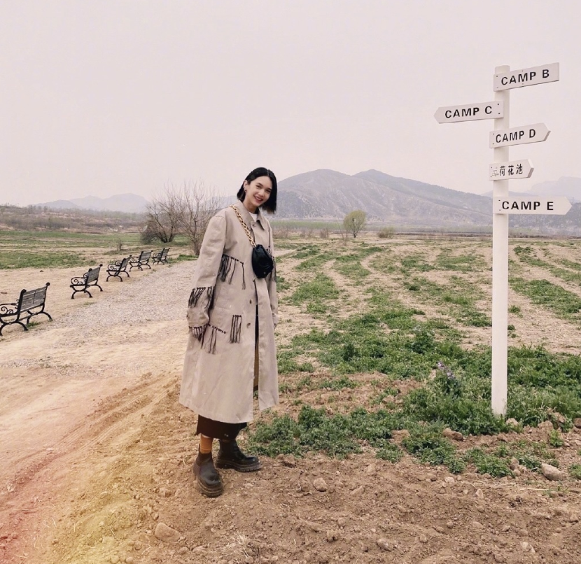 楊丞琳無懼李榮浩吃醋，依偎在鄭元暢肩頭合影，與應采兒長沙小聚