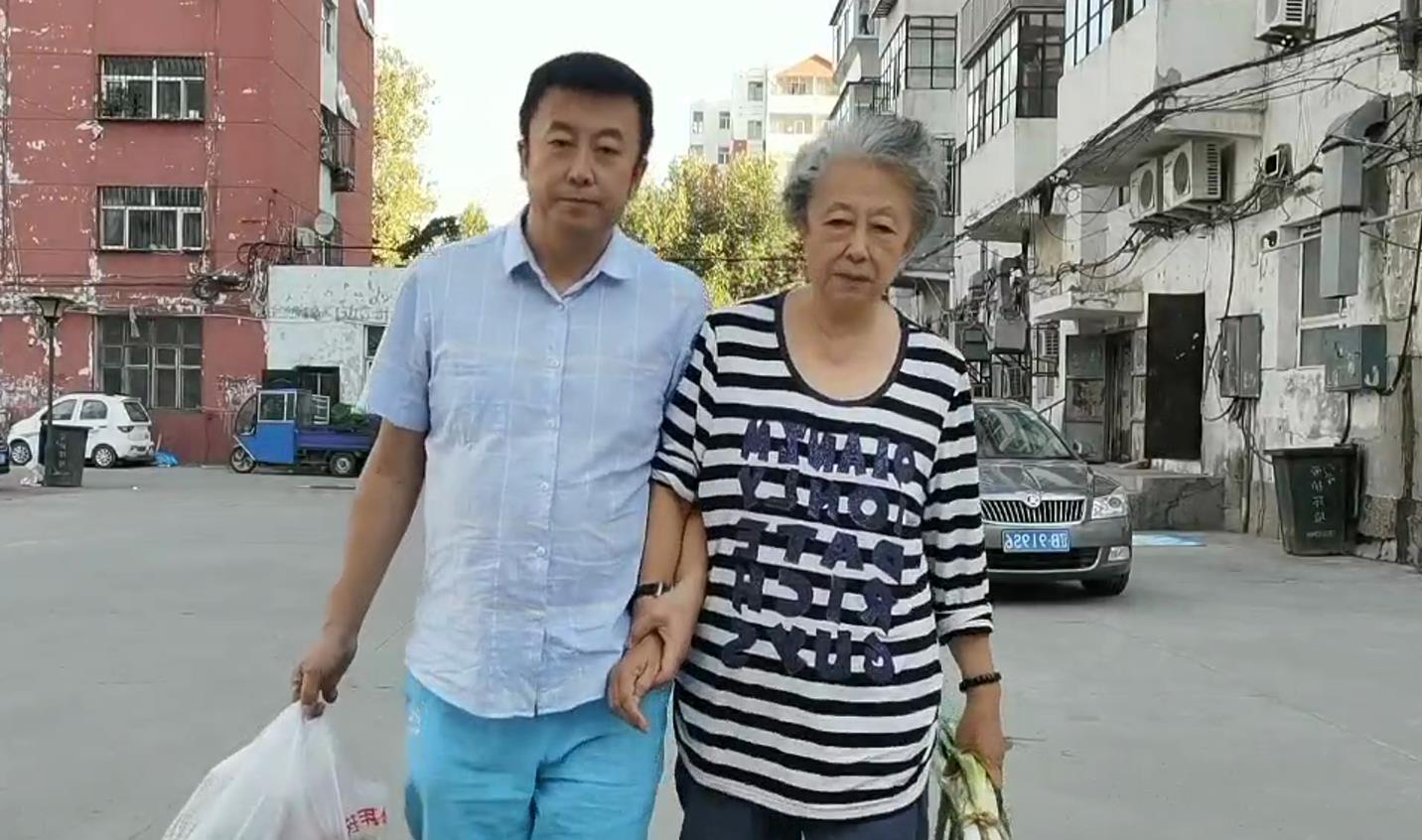 《潜伏》里潜伏最深的盛乡减刑出狱:曾隐姓埋名参演40多部剧,为不被认