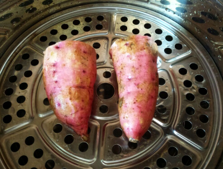 图片[5]-蒸红薯技巧 多加1个步骤红薯软糯好吃更香甜-起舞食谱网