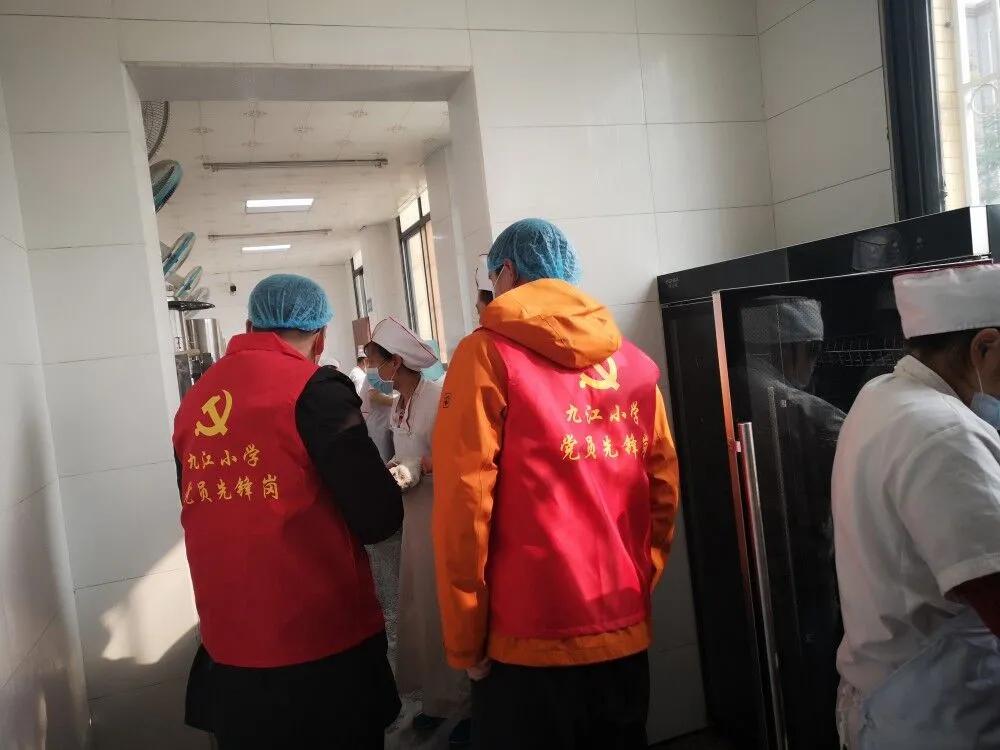 春风十里，不如学雷锋的你——双流区九江小学开展学习雷锋活动