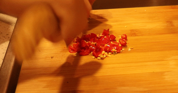 重庆人才懂的二面黄，只用豆腐这一种原料，味道比肉还好吃