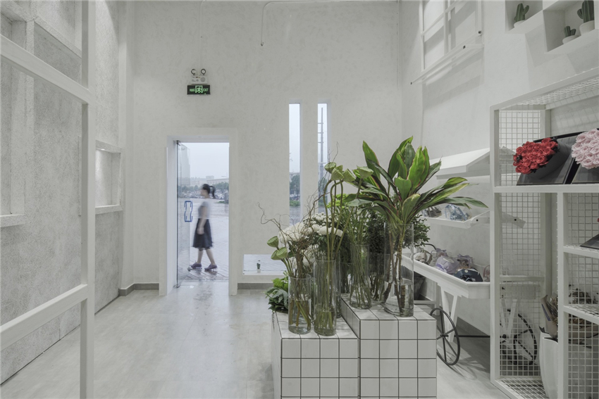 合肥花店装修设计，工业风与花店的碰撞，是一眼心动的感觉