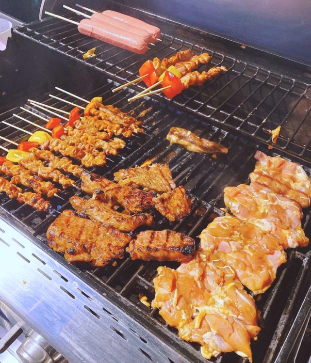 霍建华心如带女儿聚会，陈建州在现场拍余文乐意外曝光小海豚正面