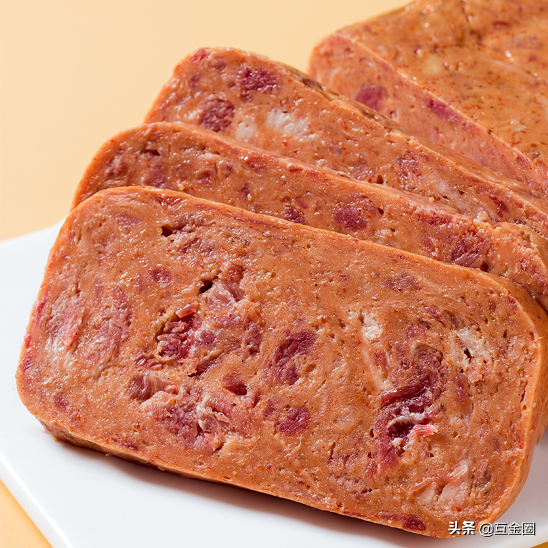 这个午餐肉，100%鲜肉制作，猪肉含量≥90%，真正