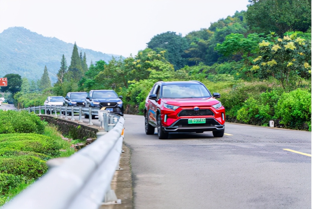 一汽丰田RAV4荣放PHEV车型宁波试驾会圆满闭幕