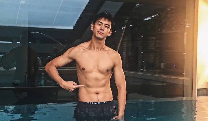 李現自稱不是偶像是演員，不抽煙不喝酒，每晚堅持健身超自律