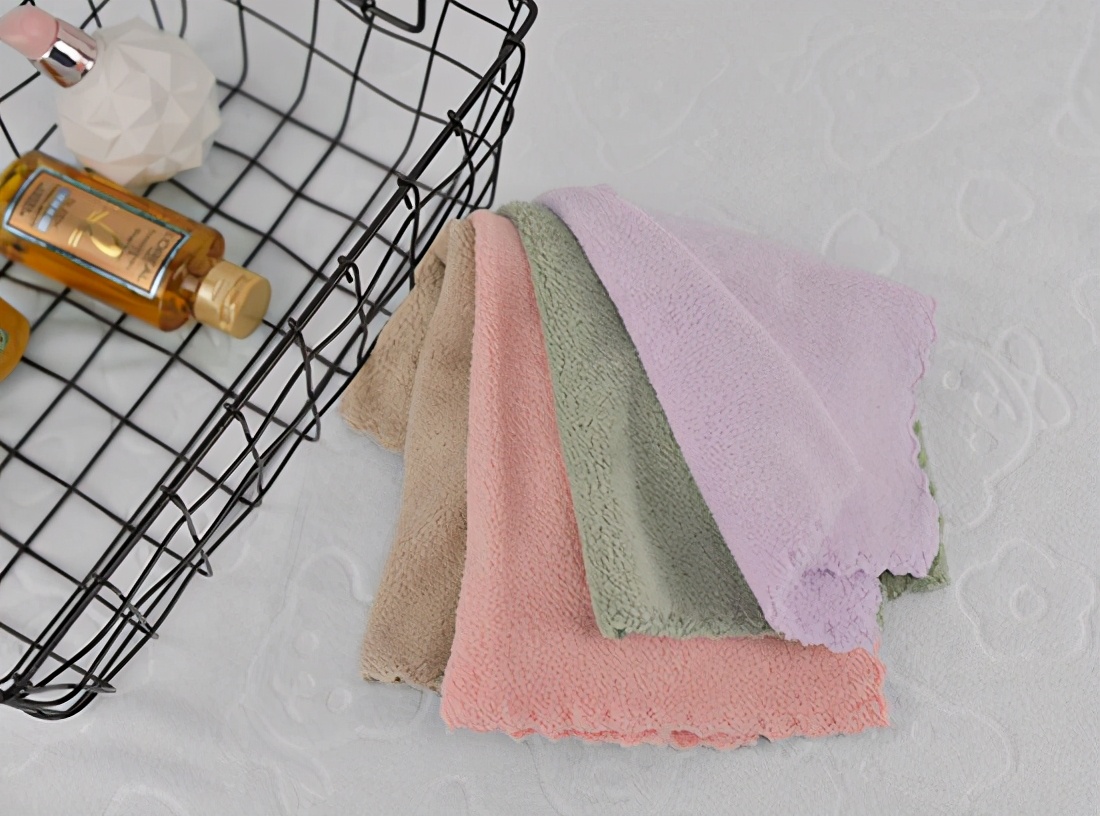 枫叶暖暖健康家纺：什么材质更适合作为擦手毛巾？