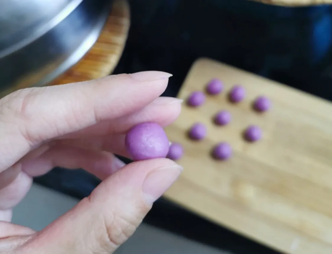 孩子们最爱的葡萄牛奶馒头 美食做法 第3张 孩子们最爱的葡萄牛奶馒头 美食做法 第3张