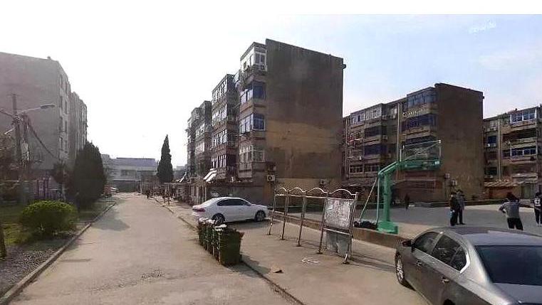 扬州一村终于要拆！村民苦等多年换不来想要的结果，大家一齐反对