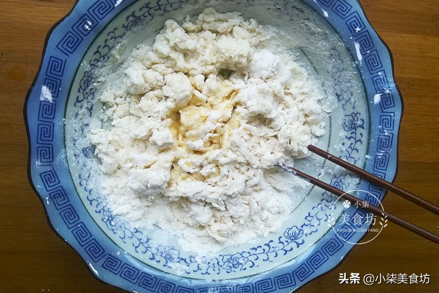 图片[3]-春天 教你最简单菜饼做法 不发面不揉面 比包子饺子省事多了-起舞食谱网