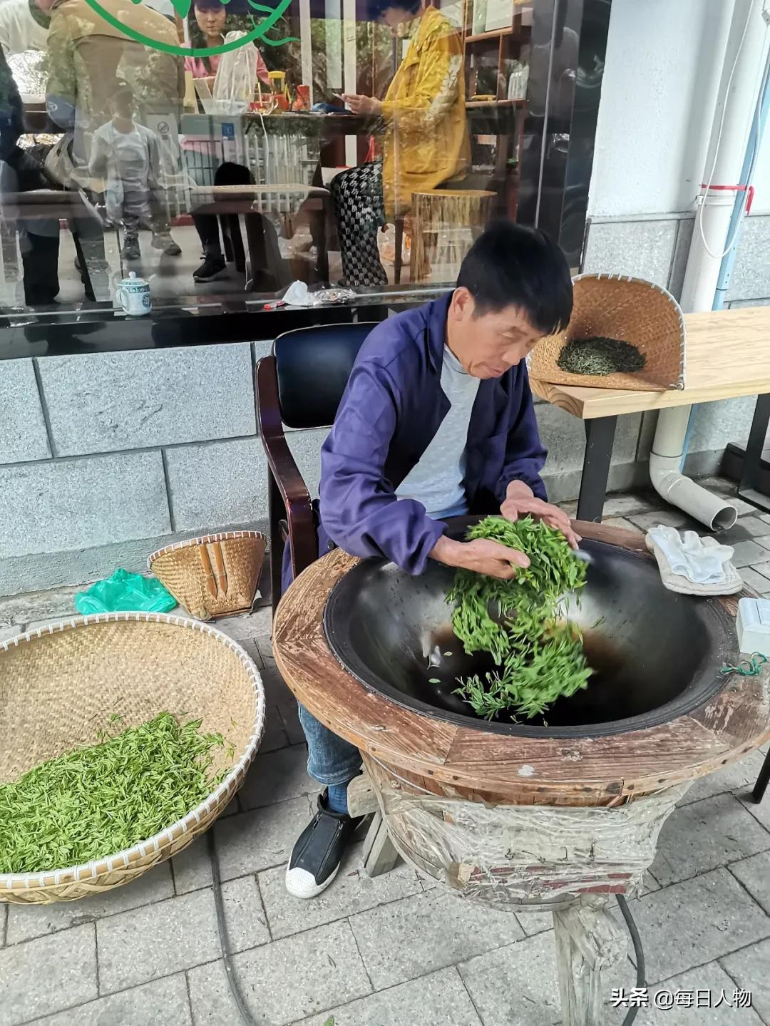 老奶奶接棒式诱导,精心策划的套路,没人能躲开龙井村茶叶骗局