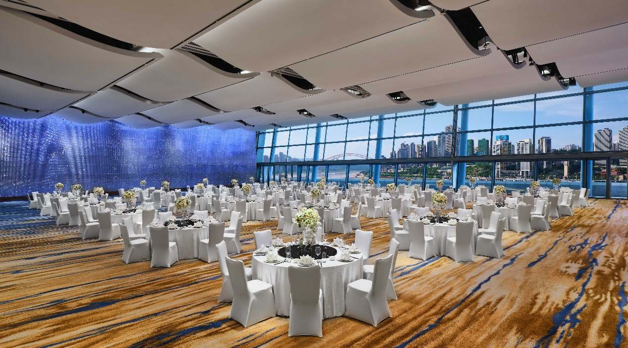 “大自然的调色盘”重庆来福士洲际酒店春季婚礼秀盛大举行