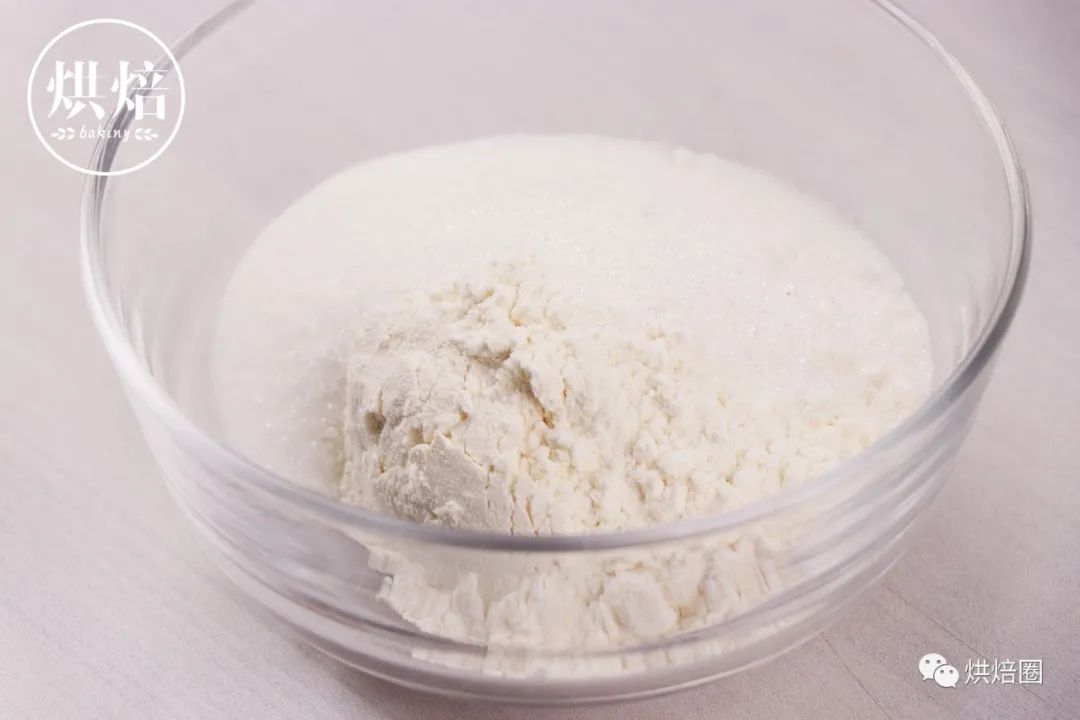 蓬蓬的又不裂 入口即化 舒芙蕾轻芝士蛋糕 冷藏后冰激凌口感超赞