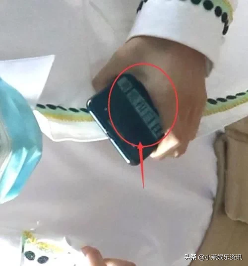 王源手机壳火了，不是图案是5个字，看清写的啥，瞬间明白了