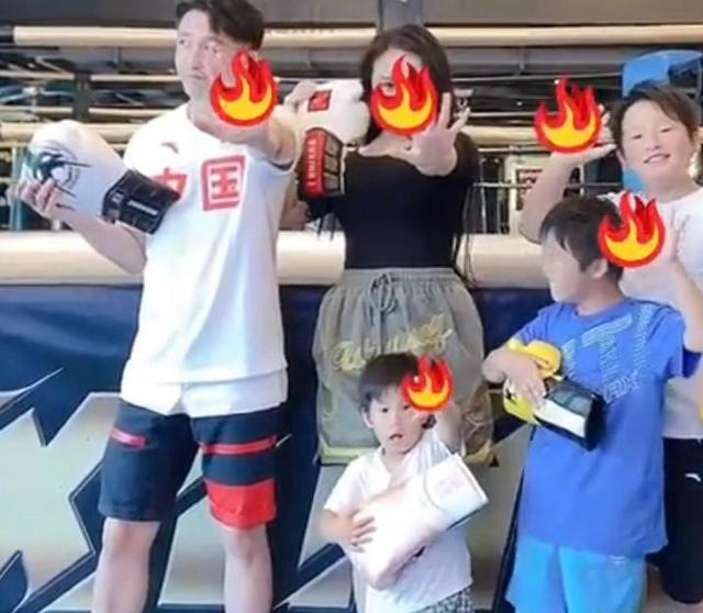 奥运二代：拳王儿子打马球，田亮女儿打网球，刘国梁女儿超过父亲