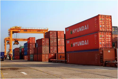 拒載！ 中國貨船寧願空箱，也不載美國農產品，美農傷心