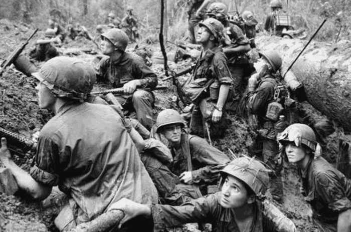 越战中美军不人道的行径，对女俘虏使用空孕催