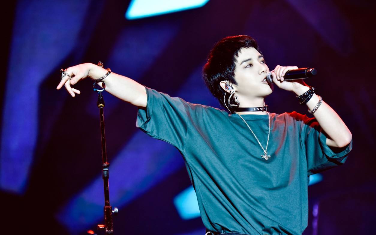 《乘风破浪的姐姐》开播，一己之力挑战全网选