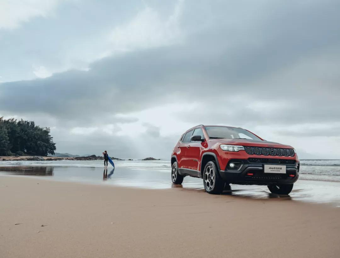 十多万就能买到四驱版？越野世家Jeep的新车你不来了解一下？