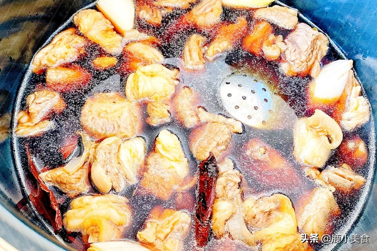 燉牛肉別只用八角香葉，教你香料配法，燉牛肉香軟肉爛，濃香入味