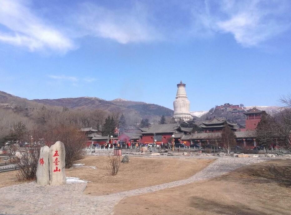 五台山旅游发现五爷庙最灵验，怎么拜跪都有讲究，还愿人络绎不绝