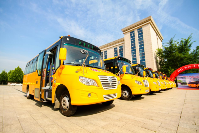 提振校車(chē)市場(chǎng)士氣！金旅“小金象”校車(chē)批量交付天津鑫友德邦