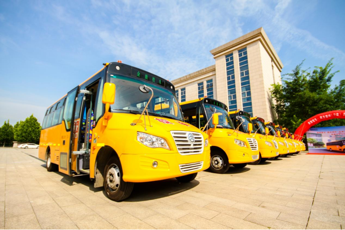 提振校車市場士氣！金旅“小金象”校車批量交付天津鑫友德邦