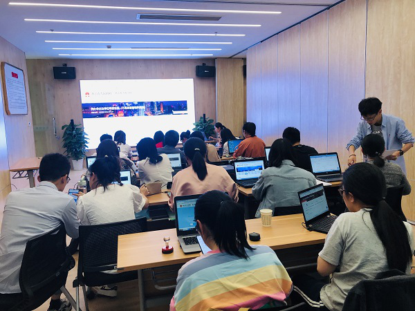 杭州市上城区丁兰街道举办第四届公益创投项目签约仪式