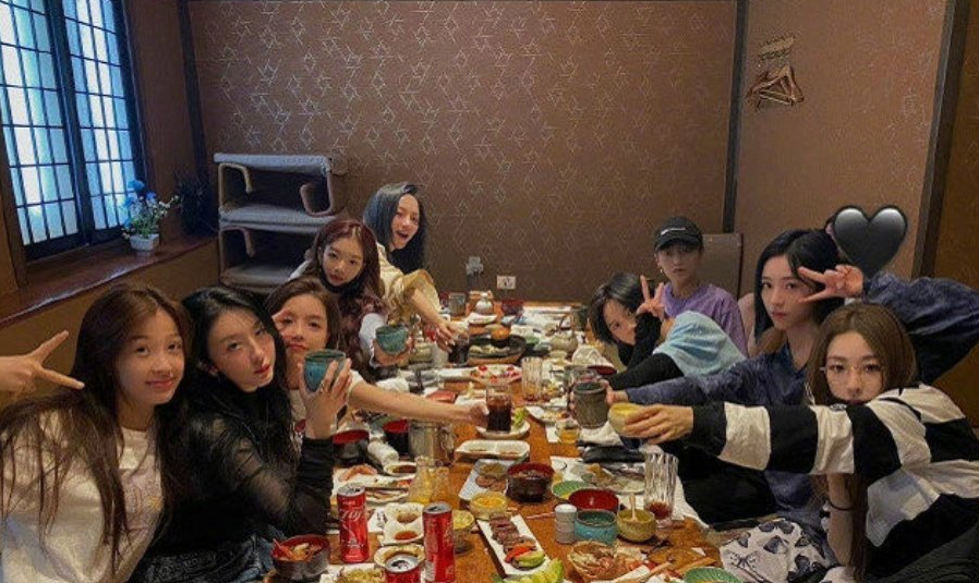 THE9成团后首次聚餐，看到她们都吃的啥，网友感