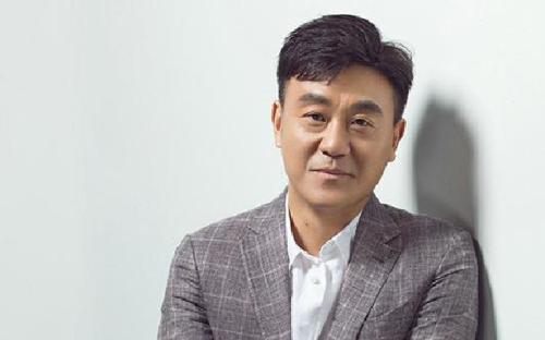 何冰《后浪》激情演讲，结果被骂的体无完肤，