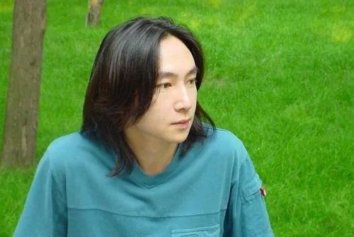 安分教书24年，却因《扫黑风暴》爆红，他是娱乐圈的“扫地僧”？