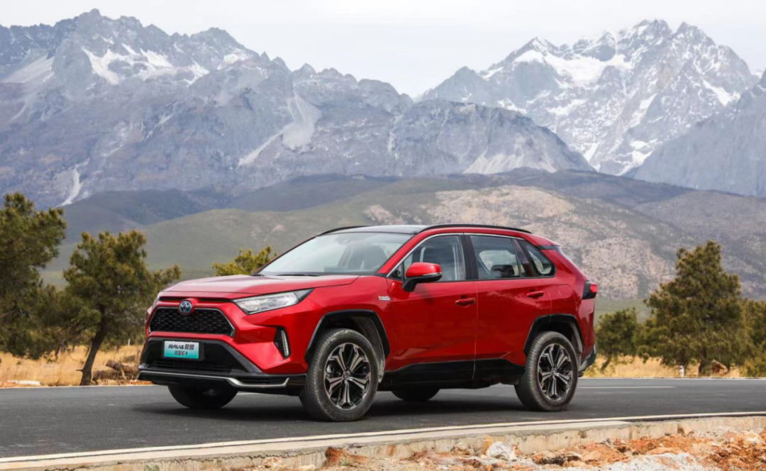 身处不限牌城市，为何我们依然推荐绿牌RAV4荣放双擎E+？