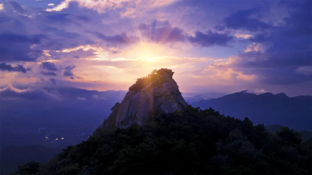《你好，李焕英》鸡公山景区对所有女神免门票啦！