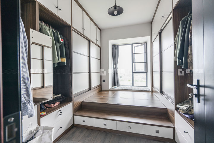 好的主卧衣帽间应具备哪些特点