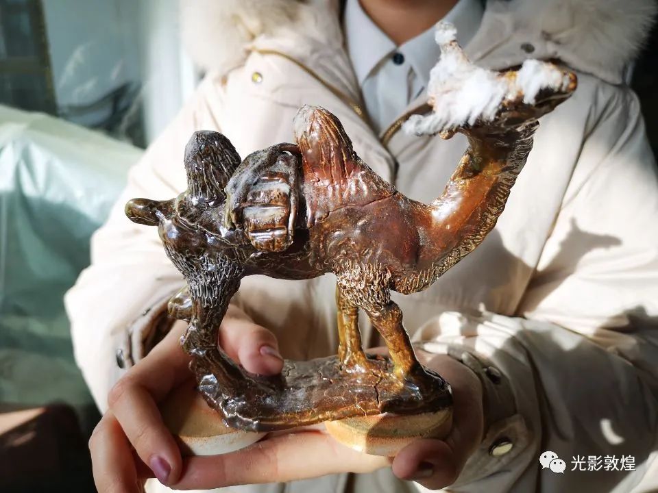 敦煌画院朴窑新年首窑烧出380多件柴烧作品