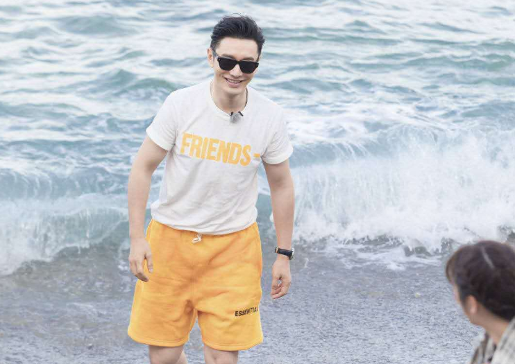 黄晓明不用在“受”姐姐们的气了，《中餐厅》