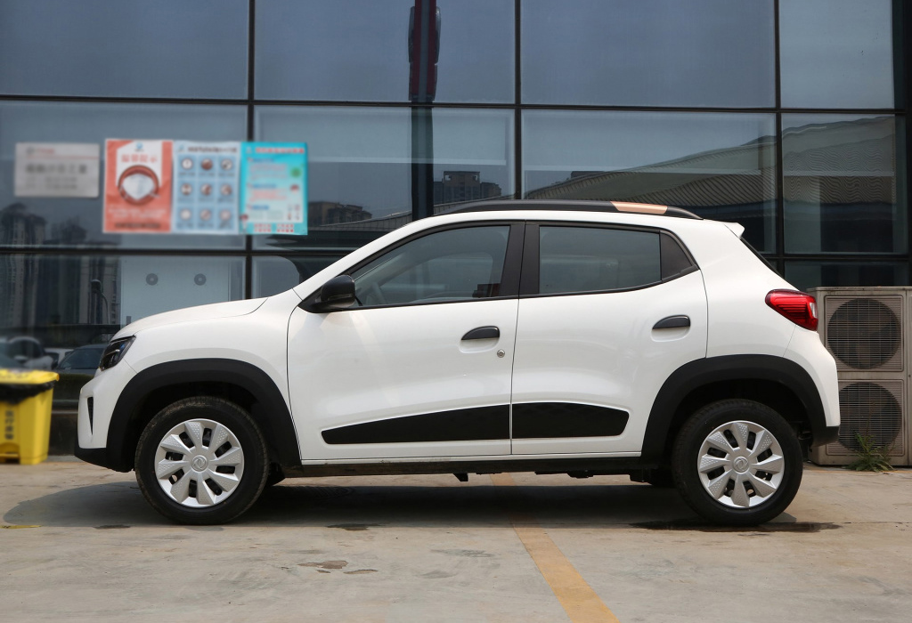 五门四座，标配气囊空调，东风EX1能否超越宏光